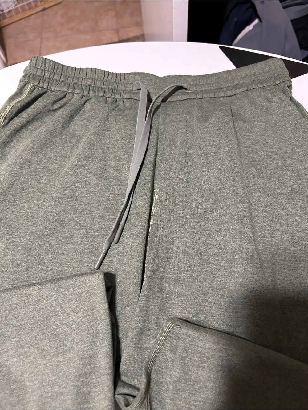 lululemon athletica soft jersey tapered pant medium